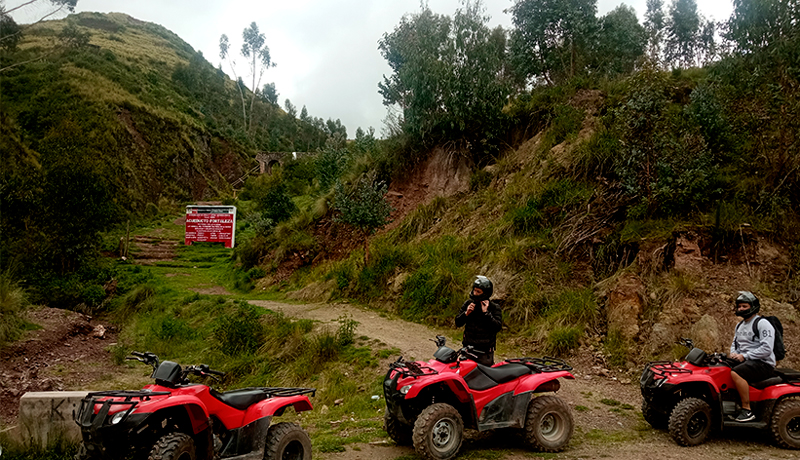 Cuatrimotos Salineras laguna Huaypo